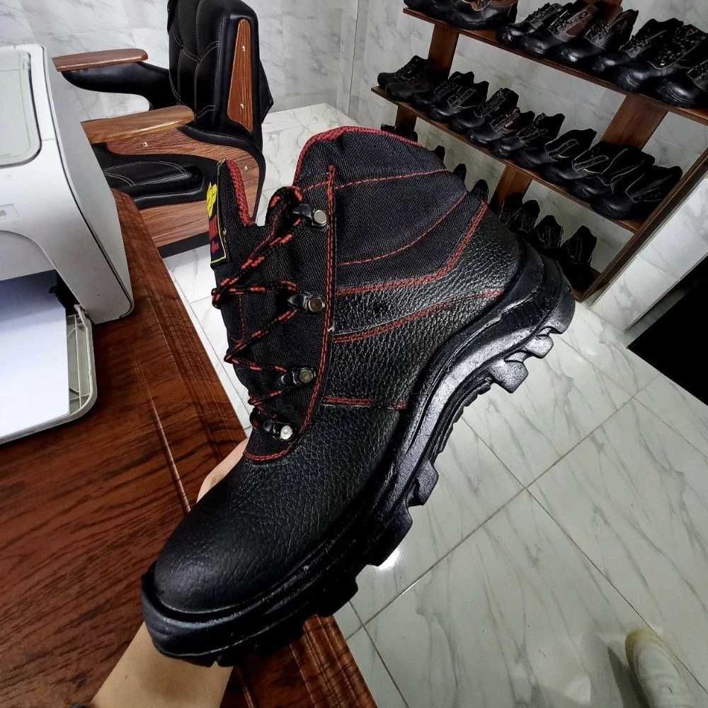 تولید توزیع کفش ایمنی با سرپنجه فولادی در تبریز