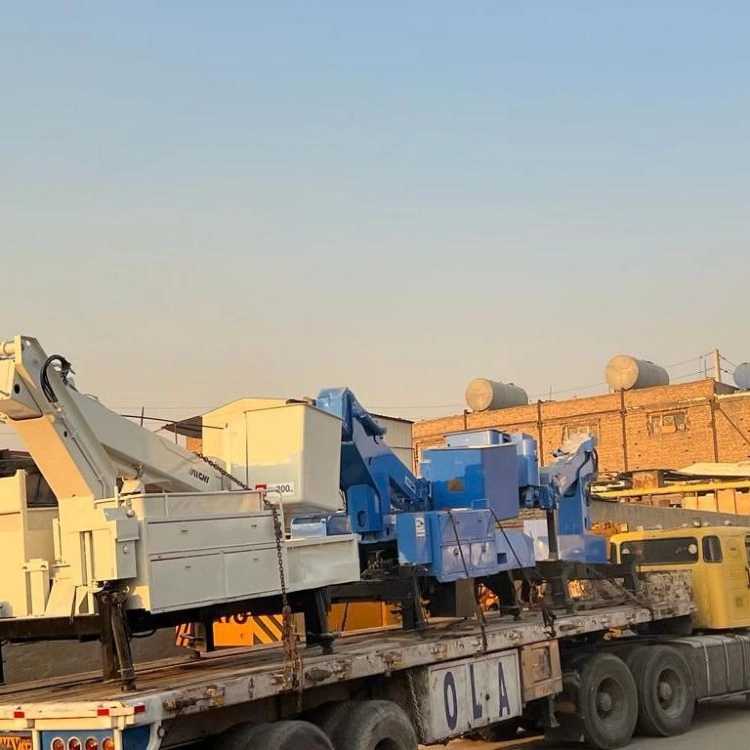 واردات بالابر و جرثقیل بابائی در بندر بوشهر