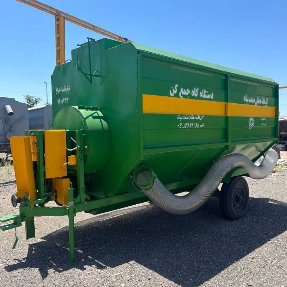 دستگاه کاه جمع‌کن پشت تراکتوری دهقان صنعت در میانه آذربایجان شرقی