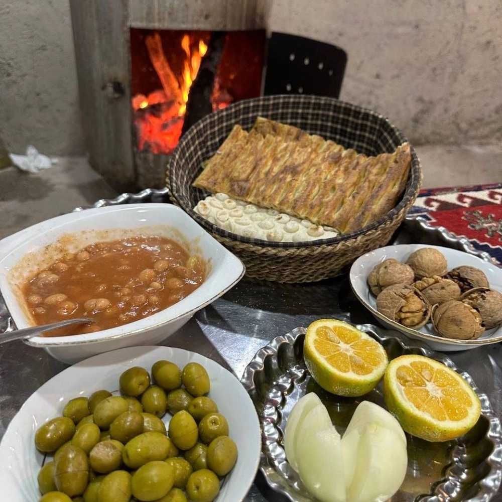 آشنایی با منوی غذاهای سنتی و محلی رستوران همیشه بهار گوراب زرمیخ
