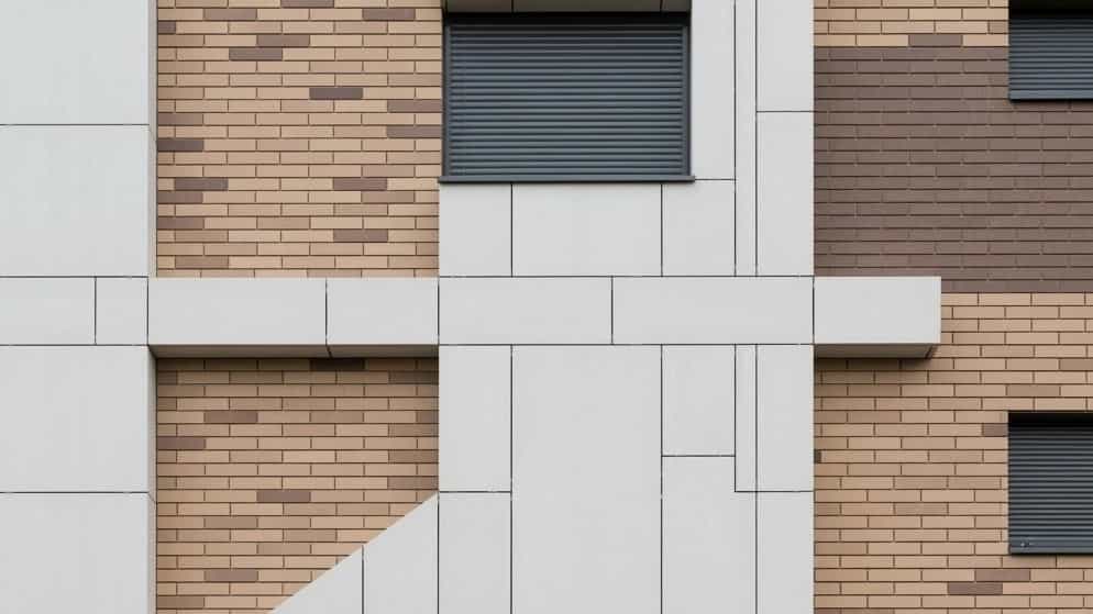 Modern display with refractory brick and concrete tile in Ghaemshahr