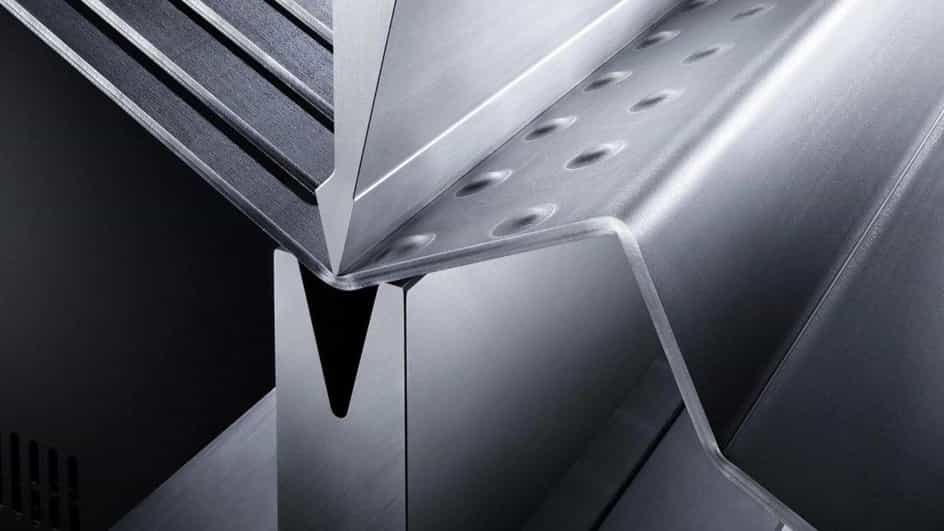أوراق الحديد الانحناء مع آلة CNC