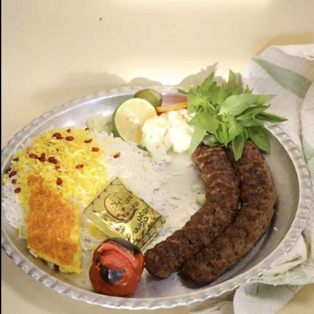 رستوران عمو قاسم در اردستان