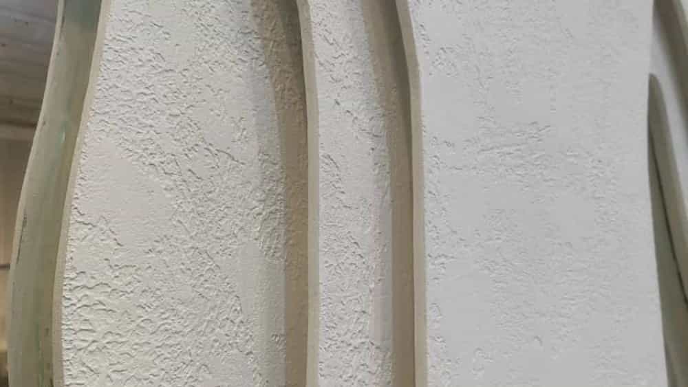 Advantages of microcement over ceramic, stone and epoxy in construction