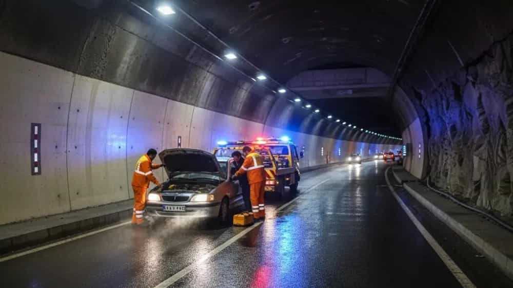 24/7 car rescue in Rokh Shahrekord tunnel