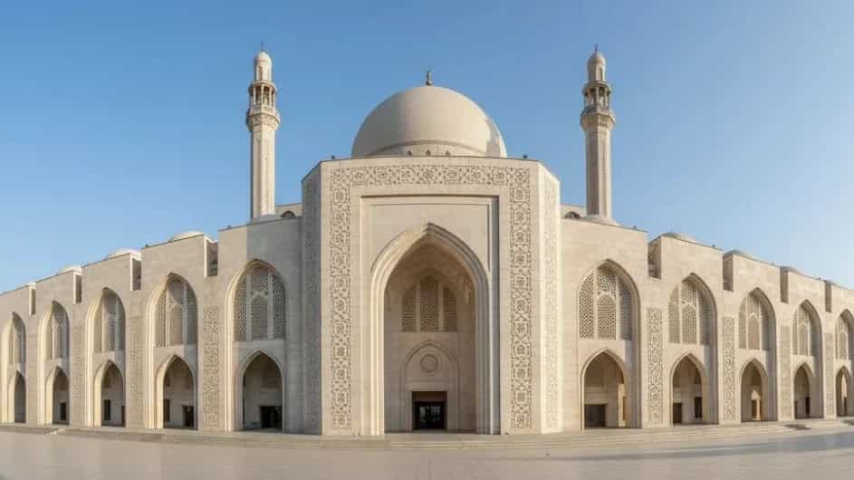 تنفيذ الواجهة الدينية للمسجد والمسجد بالطريقة الأسمنتية