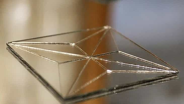 Master of mirror work in Tehran, mirror work on house wall, column and ceiling