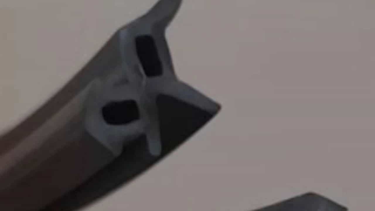 ما سبب مرور الصوت ومياه الأمطار عبر النافذة؟ الحل النهائي لمشكلة UPVC Caspian