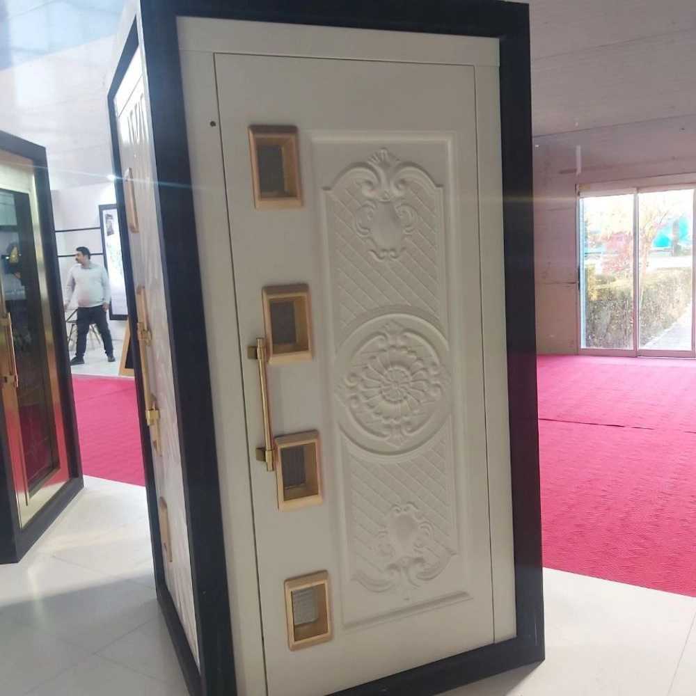 درب تلسکوپی آسانسور
