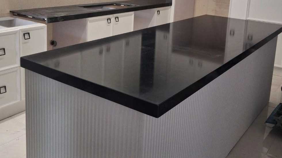 Royal Stone workshop, production and installation of cabinet and inter-cabinet panels in Tehran