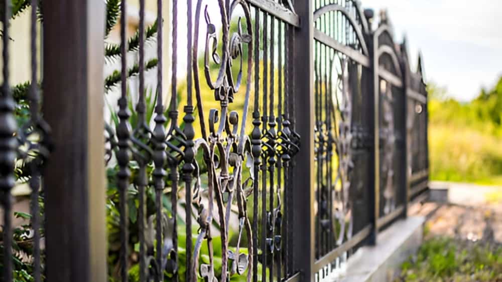Manufacture and sale of wrought iron fence in Farhangian town of Urmia
