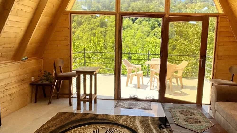 Rent a wooden residence and equipped Swiss cottage in Swadekoh with convenient access