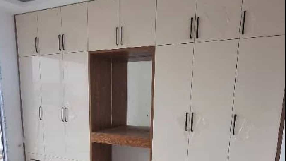 Making a modern wall closet with the best materials in Chalos