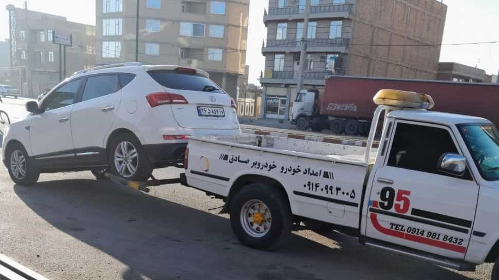 Reliable car towing in Miandoab