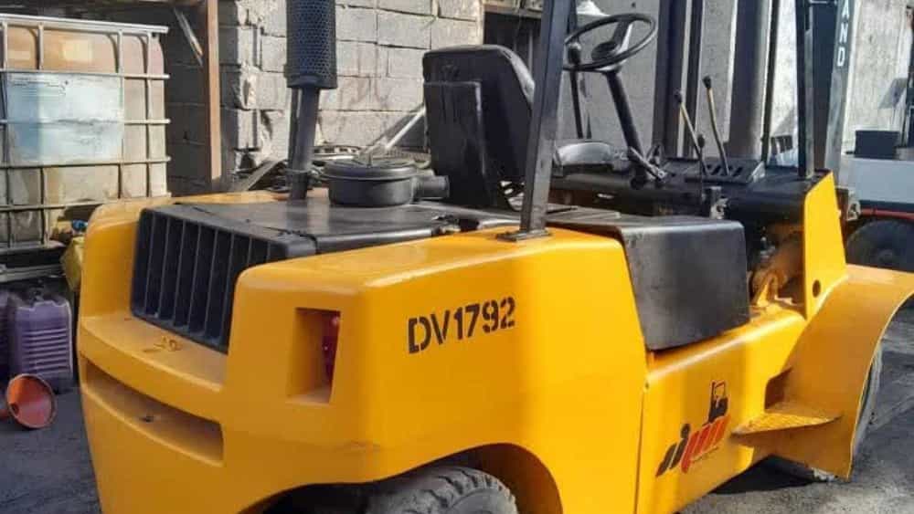 Forklift sale with shipping all over Iran and official invoice