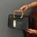 Lian Bag Gallery, sale of women's bags and school bags in Tehran