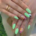 Neil Beauty Hamidah, providing all kinds of nail planting and training services in Rasht