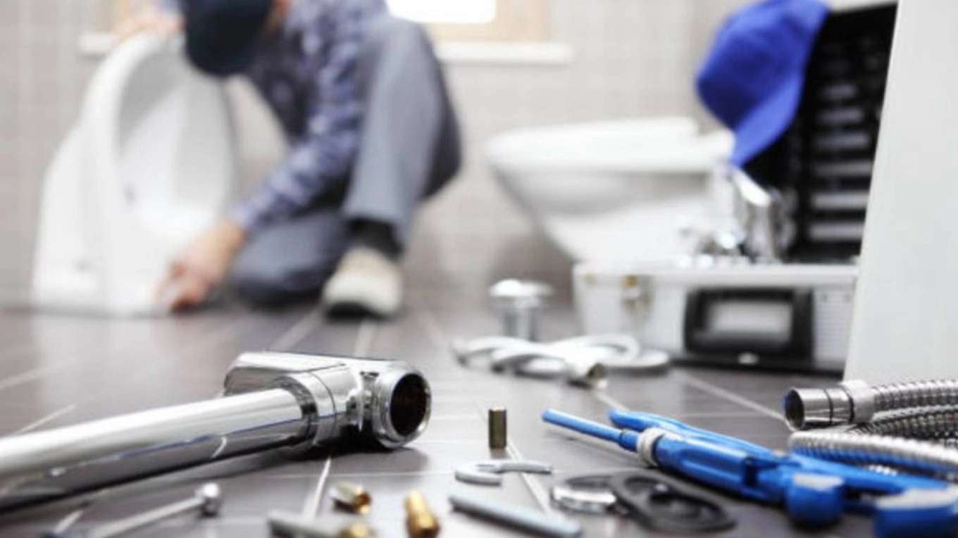 Citizen leak detection and pipe opening