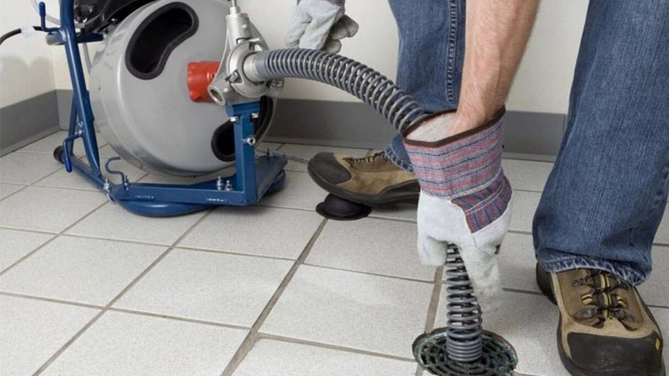 Citizen leak detection and pipe opening