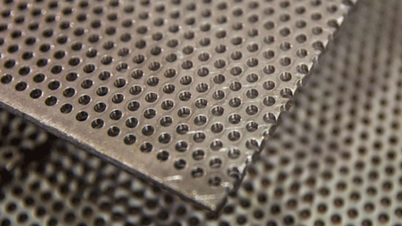 Mill blade and mesh