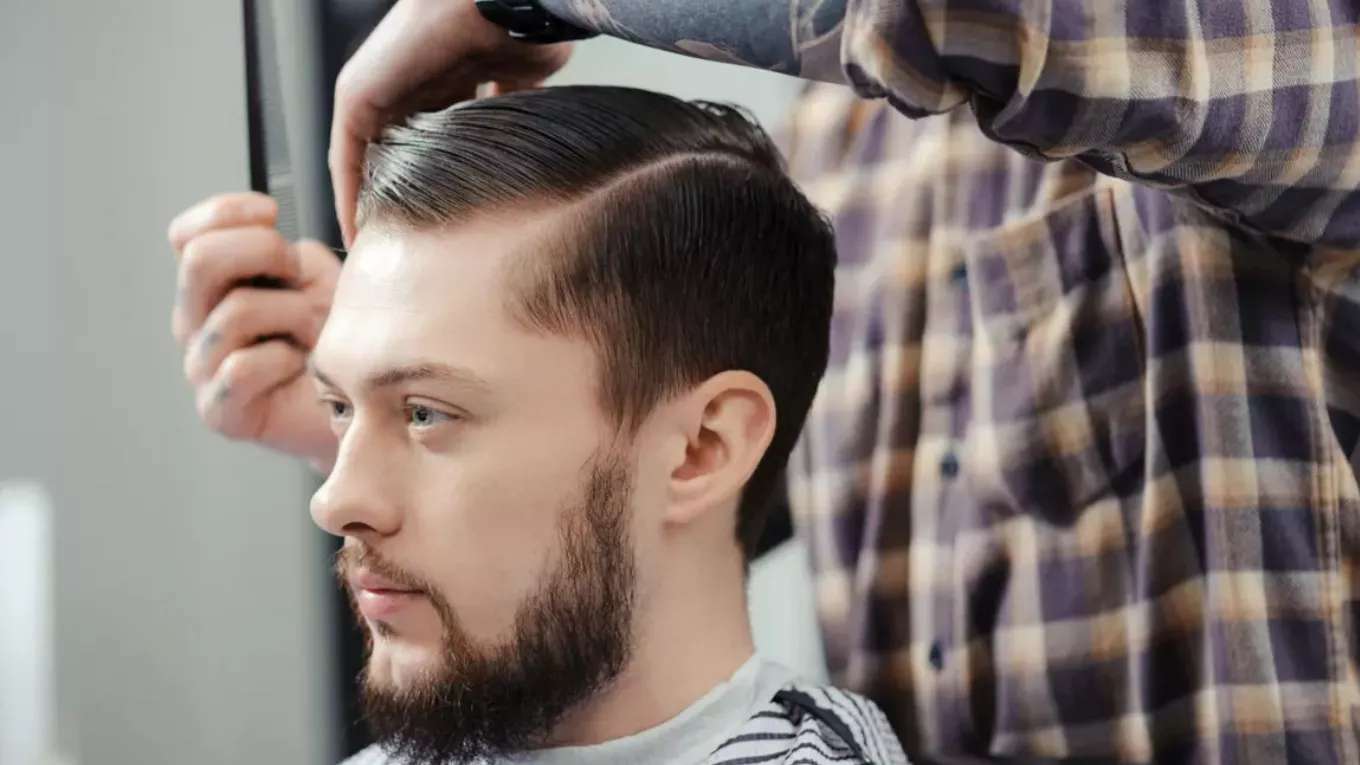 Morteza Hasanpour men's haircut
