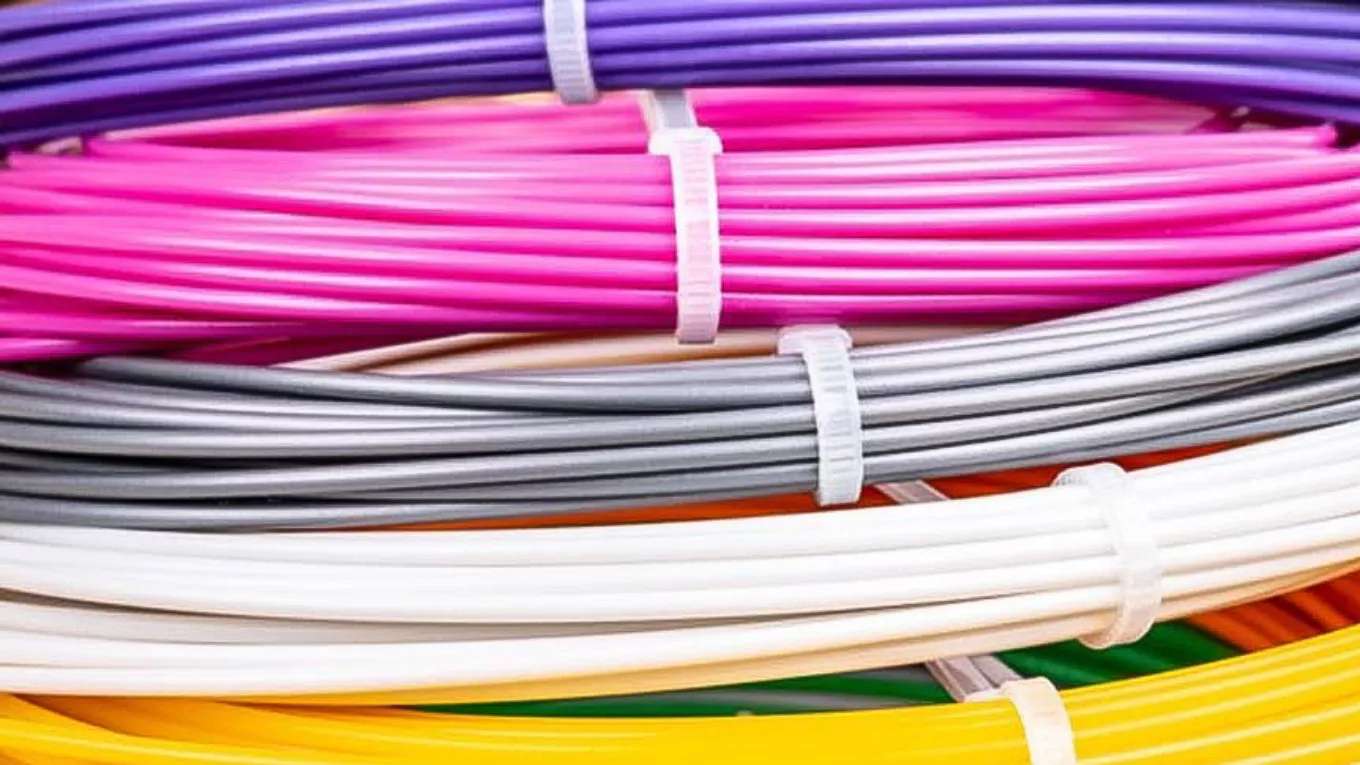Faruzeh kemer tokası temsilcisi