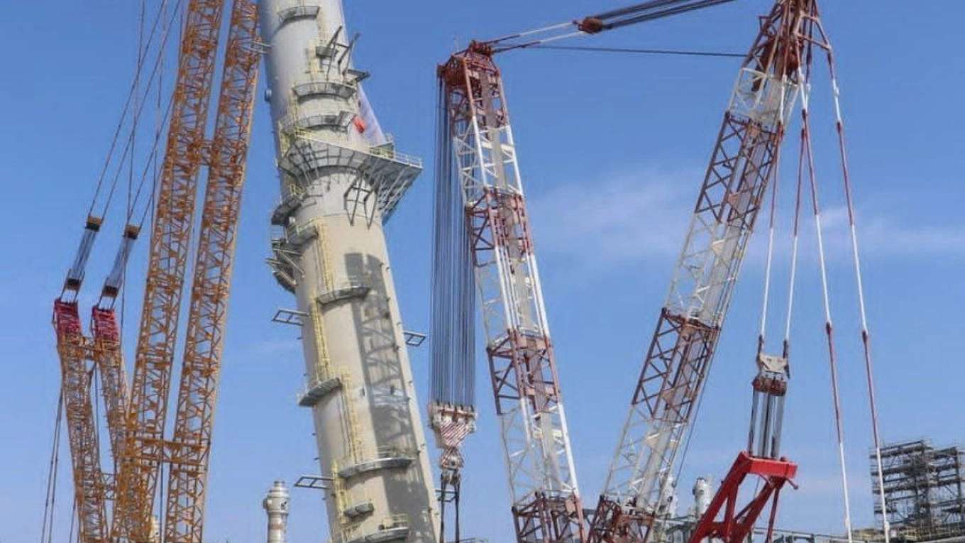The south-facing crane