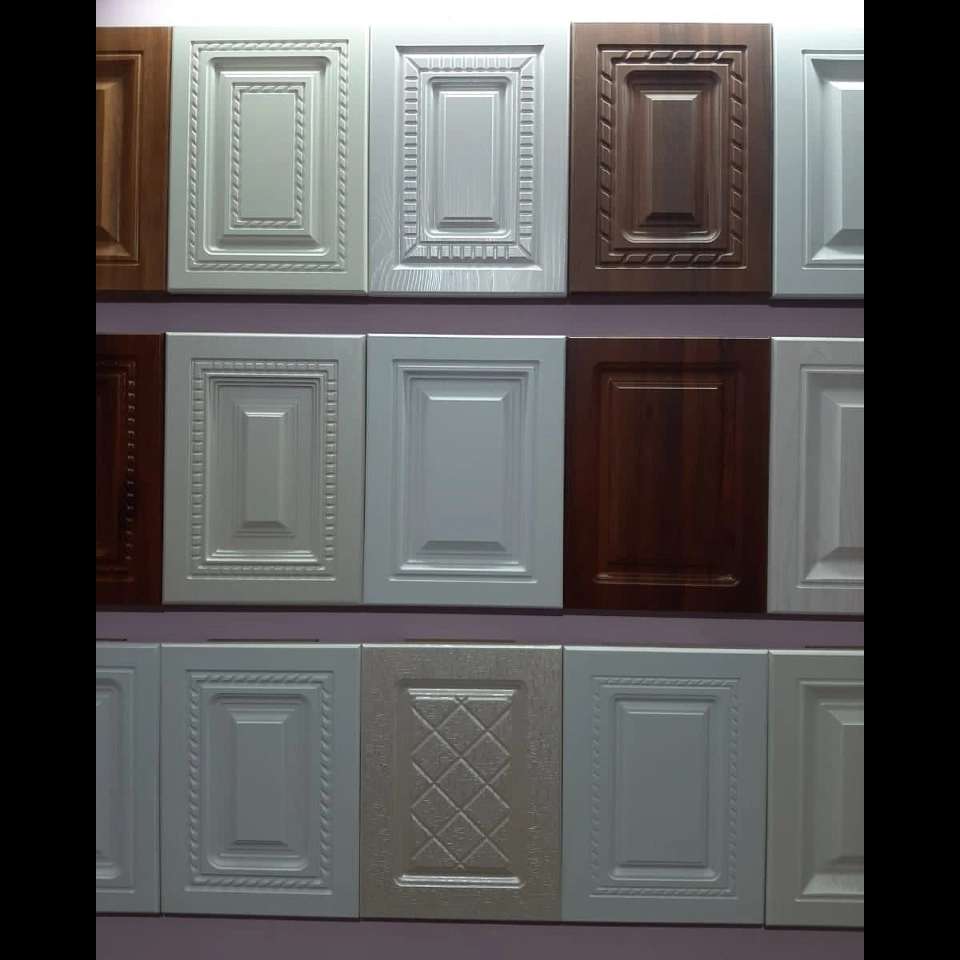 درب کابینت ممبران و نئوکلاسیک در طرح ها و رنگ های مختلف