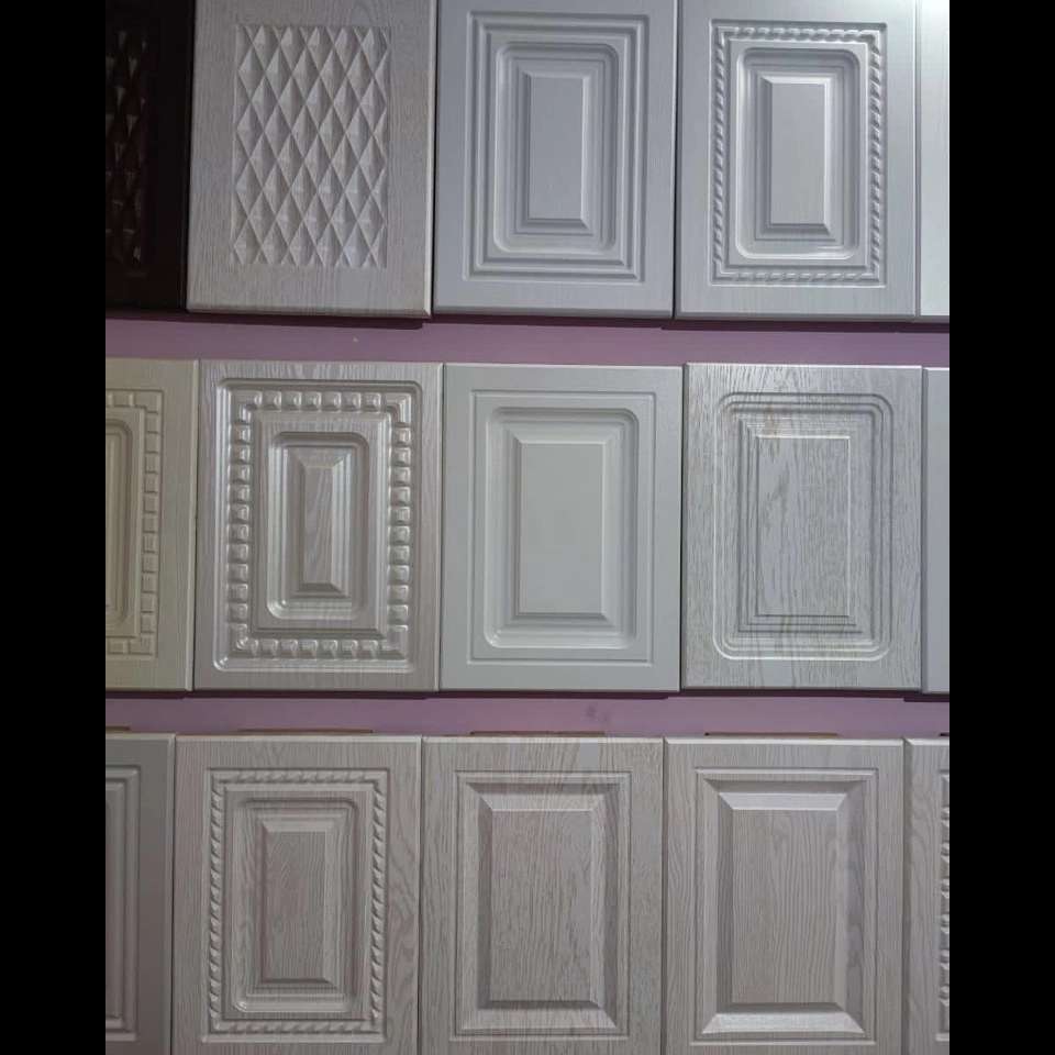 درب کابینت ممبران و نئوکلاسیک در طرح ها و رنگ های مختلف