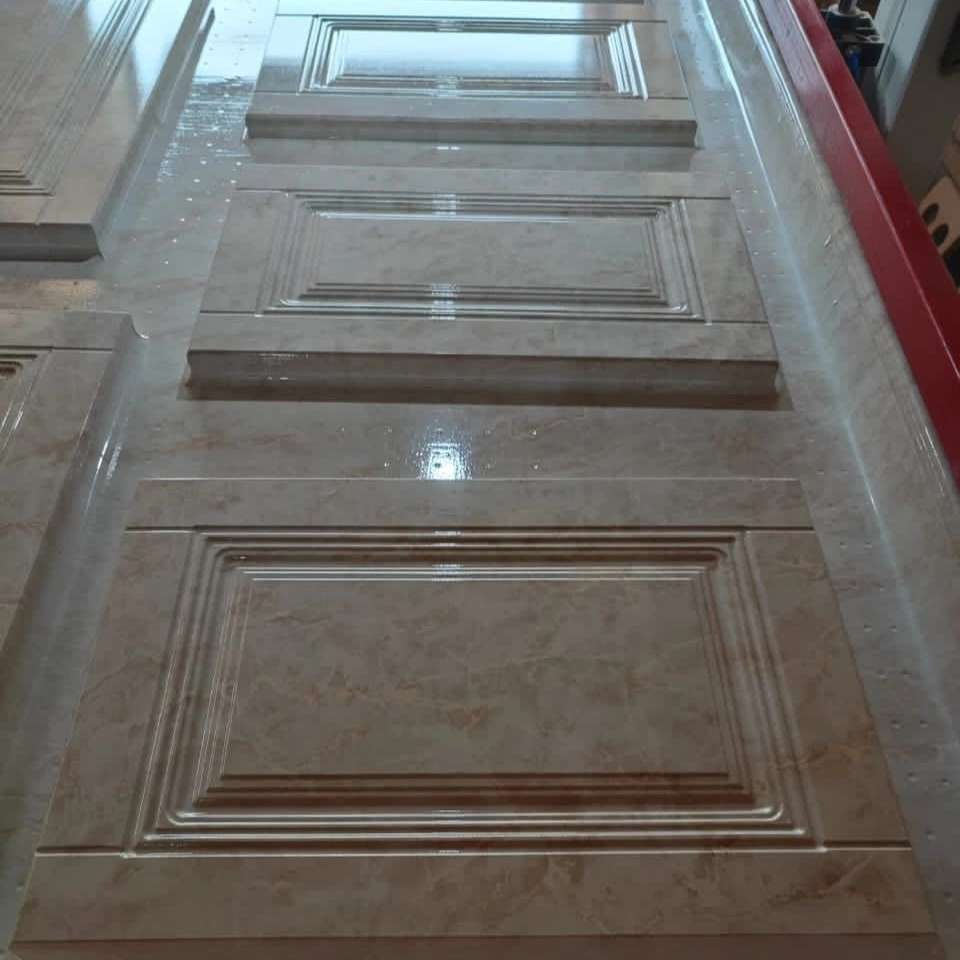 درب کابینت ممبران و نئوکلاسیک در طرح ها و رنگ های مختلف