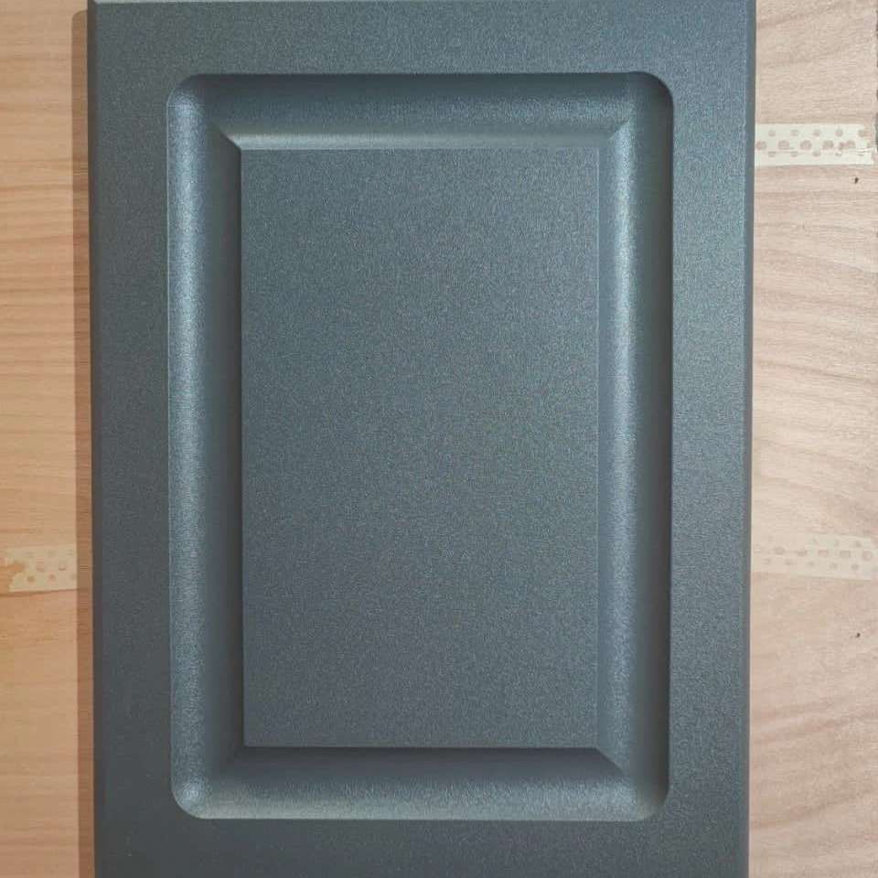 درب کابینت ممبران و نئوکلاسیک در طرح ها و رنگ های مختلف