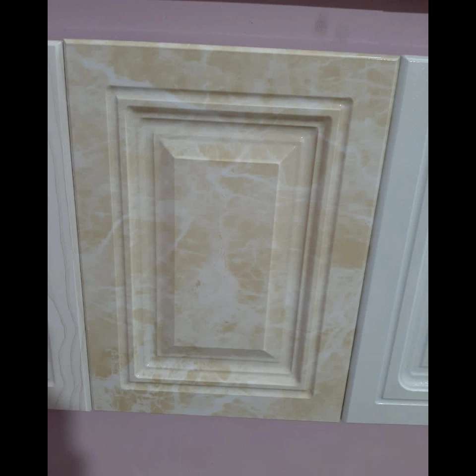 درب کابینت ممبران و نئوکلاسیک در طرح ها و رنگ های مختلف