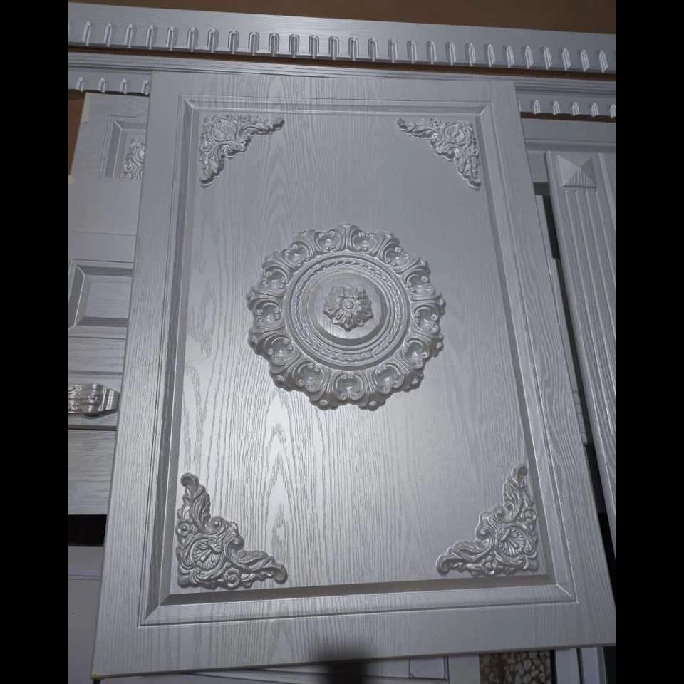 درب کابینت ممبران و نئوکلاسیک در طرح ها و رنگ های مختلف