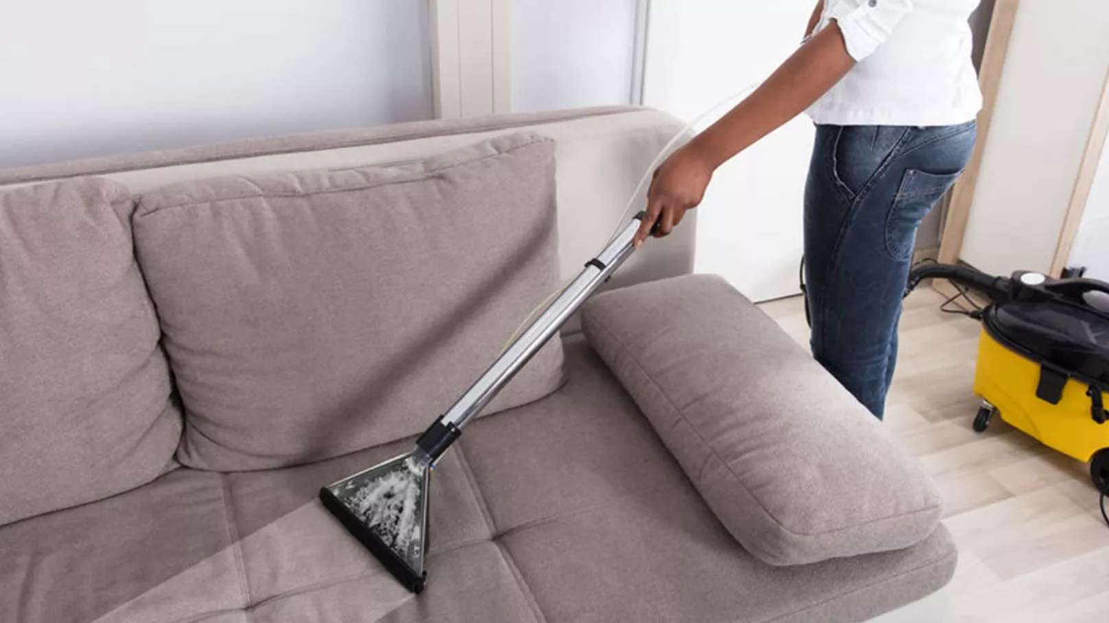 Washing sofas and carpets is a miracle