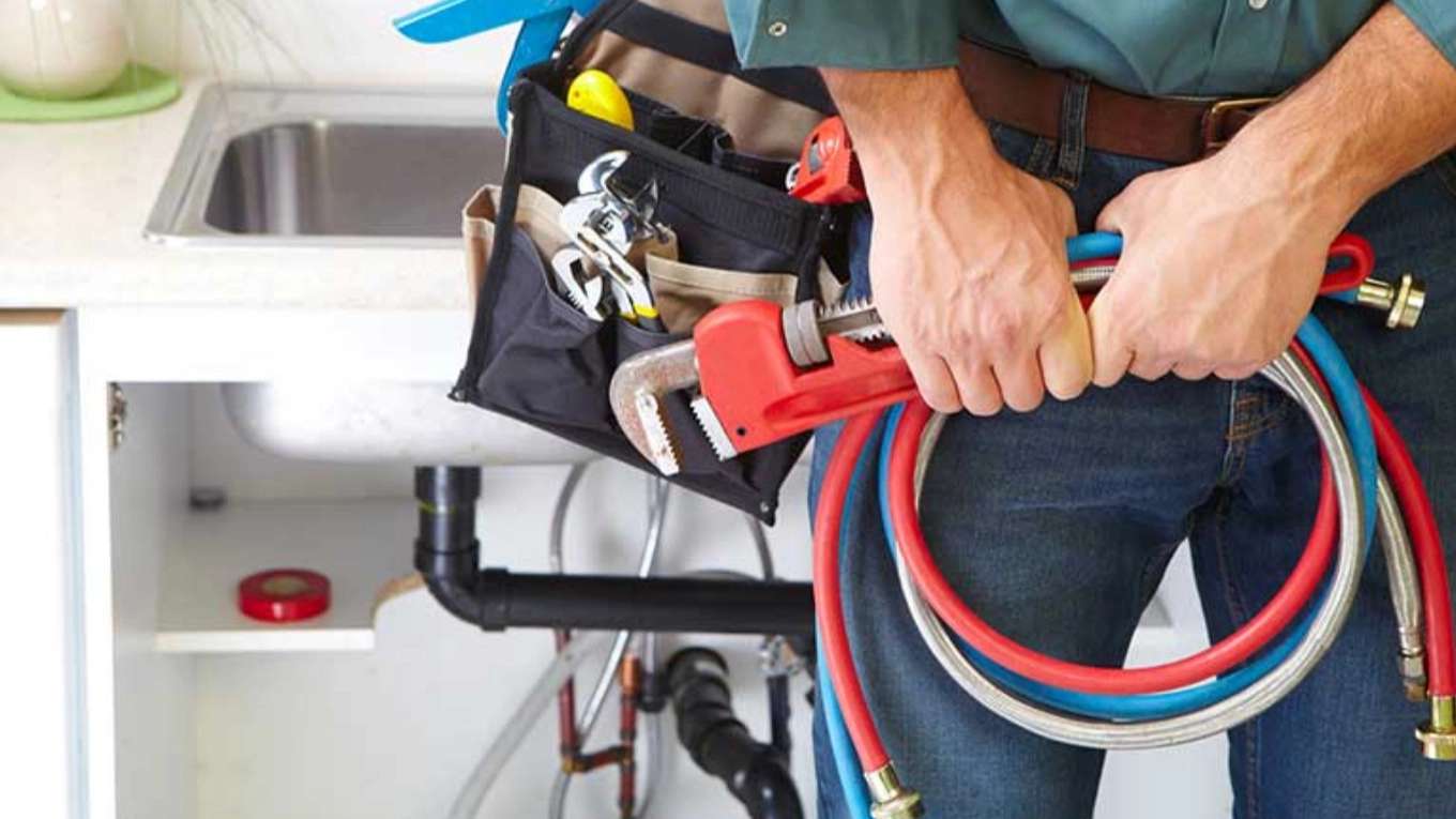 Citizen leak detection and pipe opening