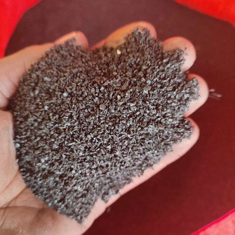 گرانول مشکی چمن