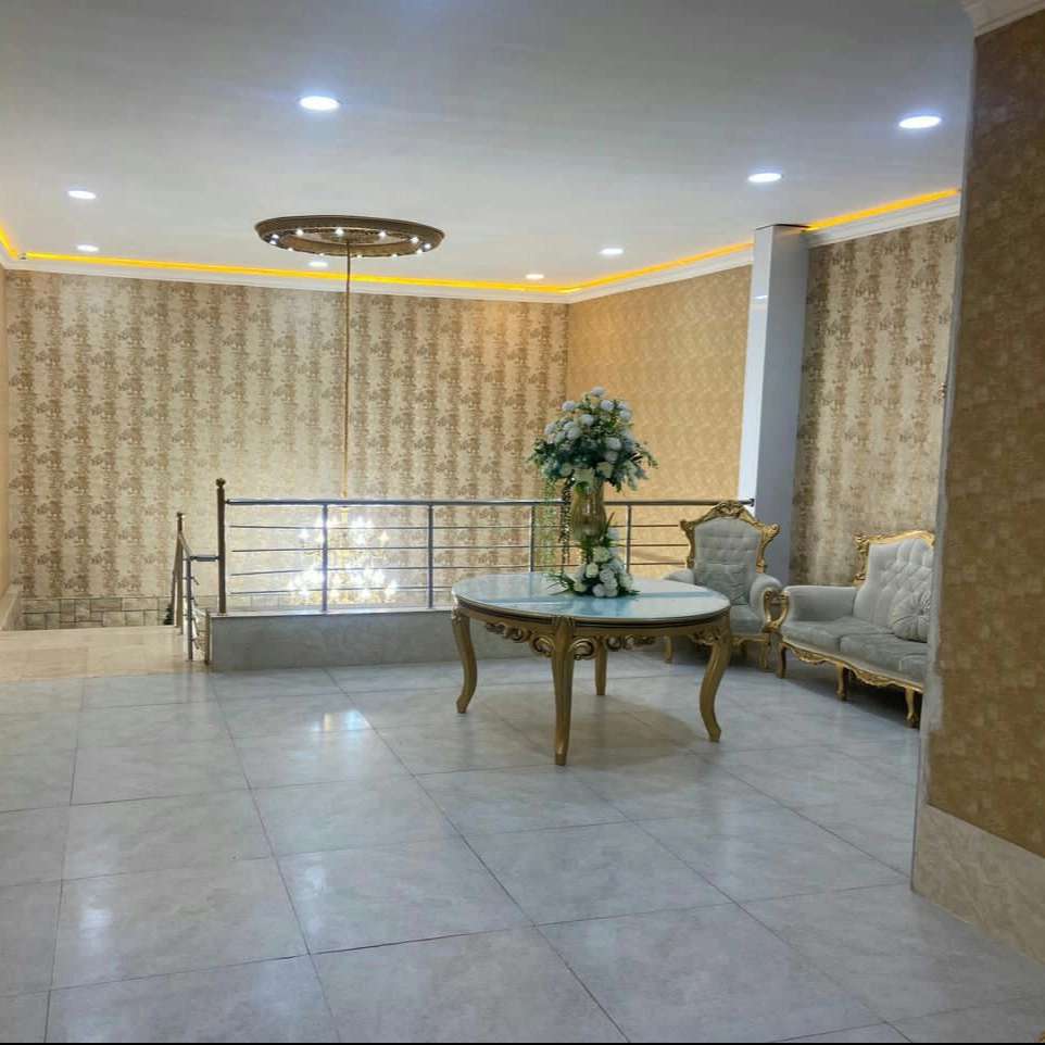 تالار قصر آریایی در رشت