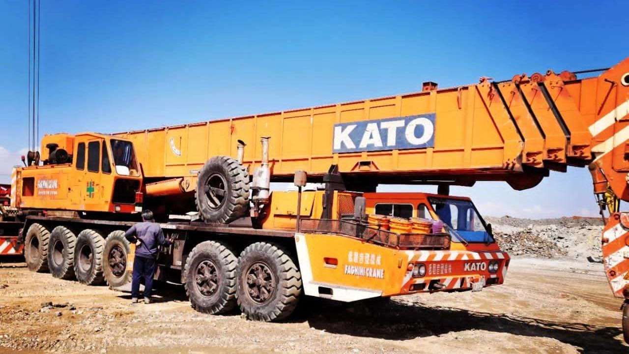 Toussaint machines and cranes