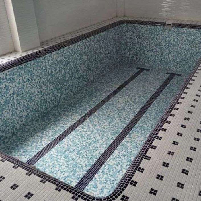 آقای استخر