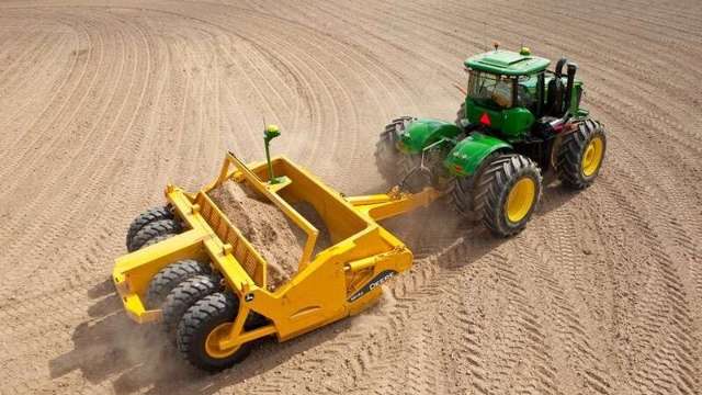 آلات بناء الطرق بوبكات توس
