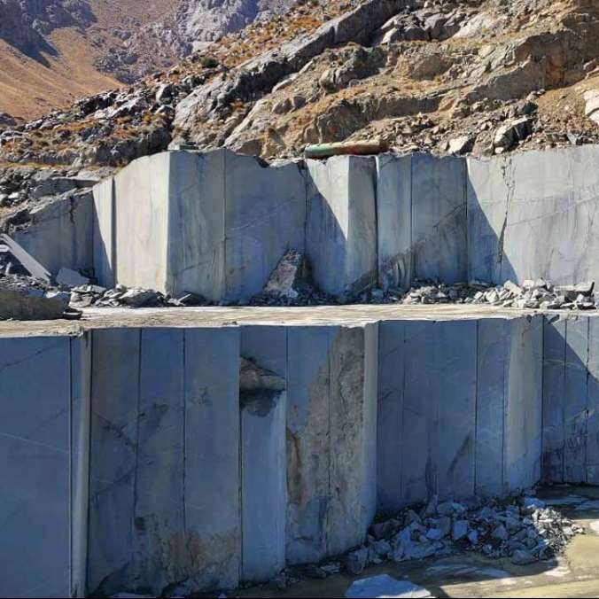 سنگ مرمر کرم رنگ معدن کرم آباده نعمت اللهی