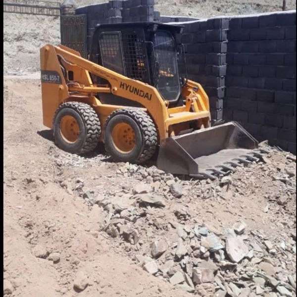 اجرای خاک برداری وپرکردن فنداسیون فرهی دراشتیان مرکزی
