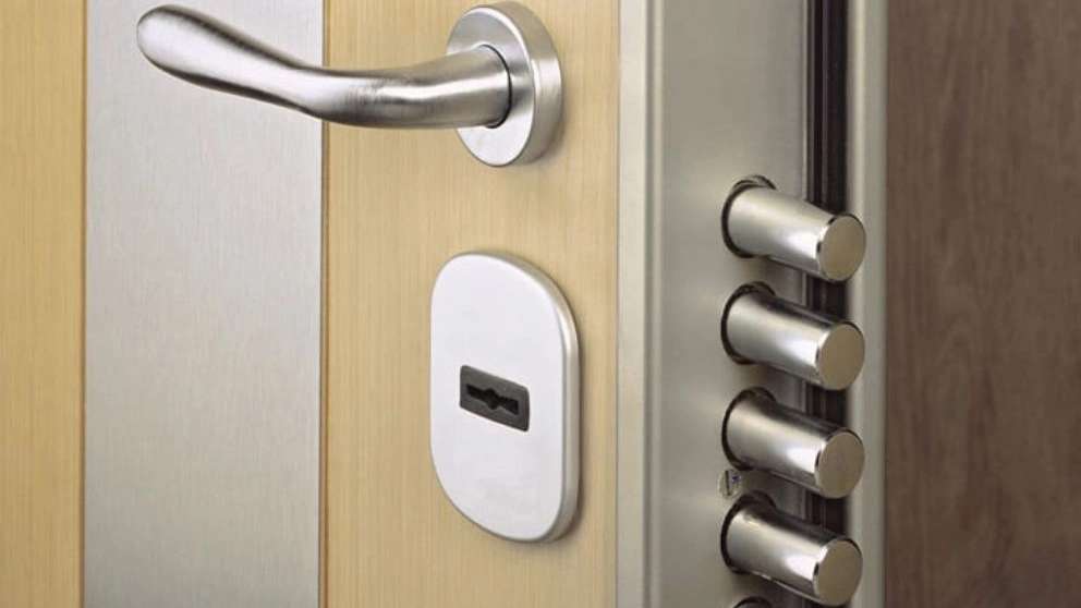 Taha anti-theft door