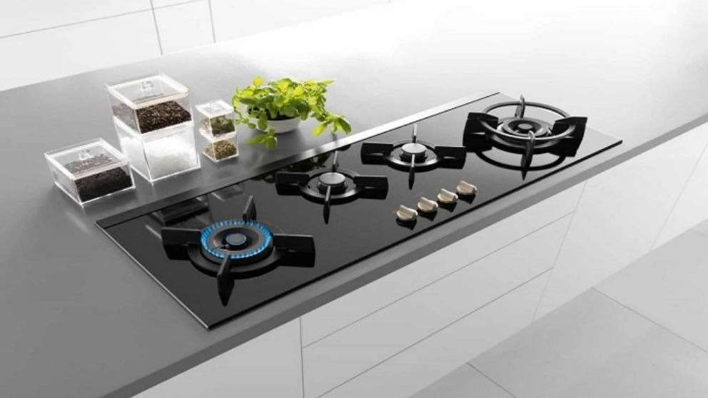 Selling sinks and Pasha'i gas
