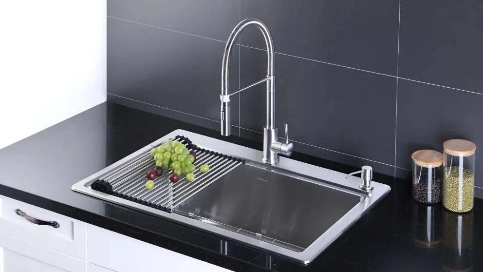 Selling sinks and Pasha'i gas