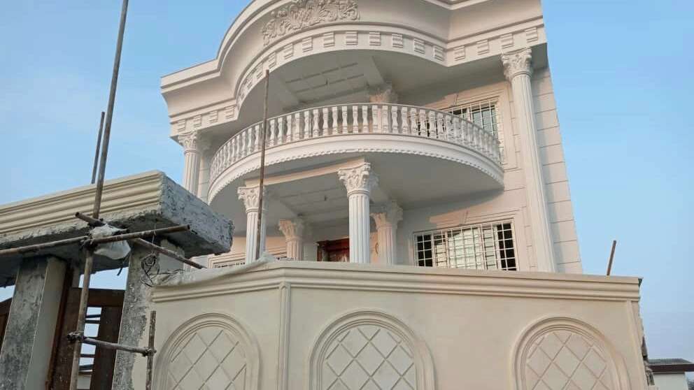 Roman facade of facade builders