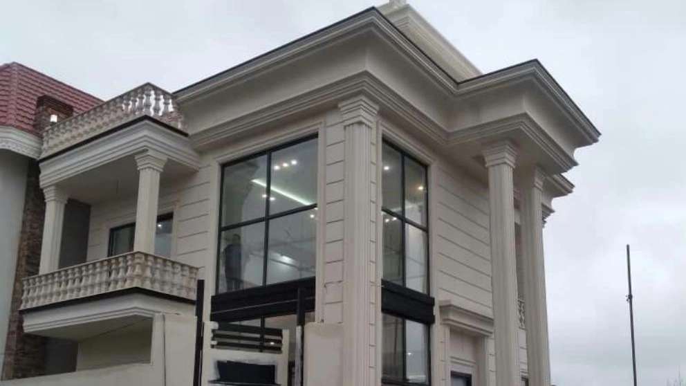 Roman facade of facade builders