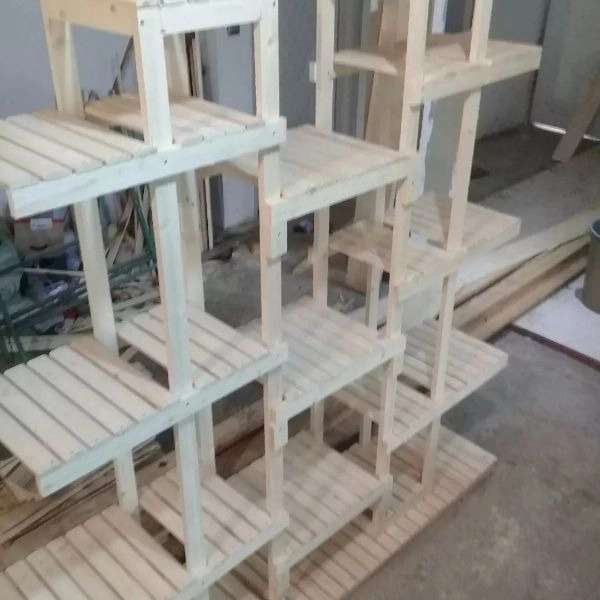 طراحی وساخت انواع استند در اشکال  مختلف