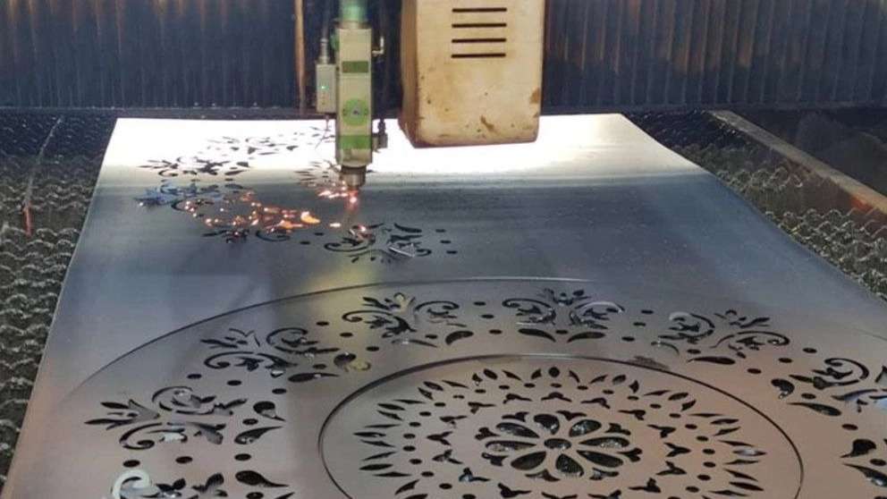 Metallerin lazerle kesilmesi