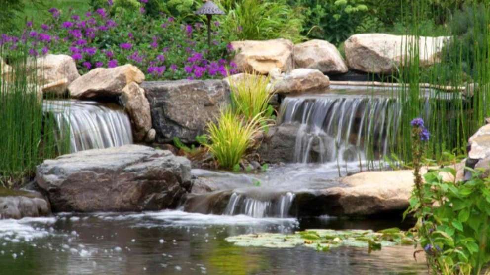 Waterfall fountain and Taha pond